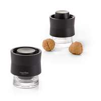 Sleek Chestnut Cracker