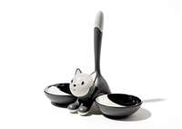 Chic Dining for Your Feline Friend