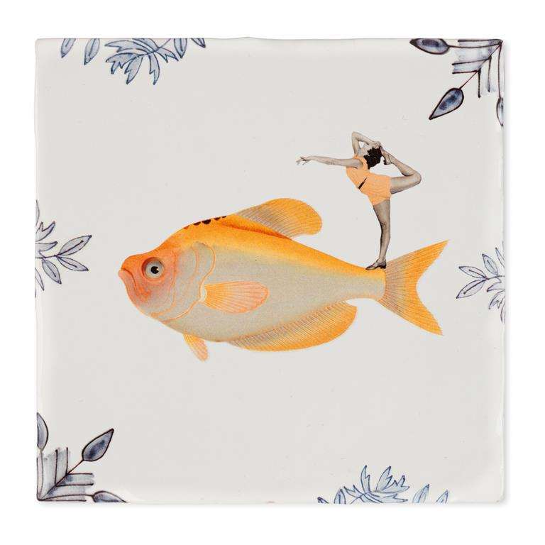 Miniature Stories on Charming Tiles